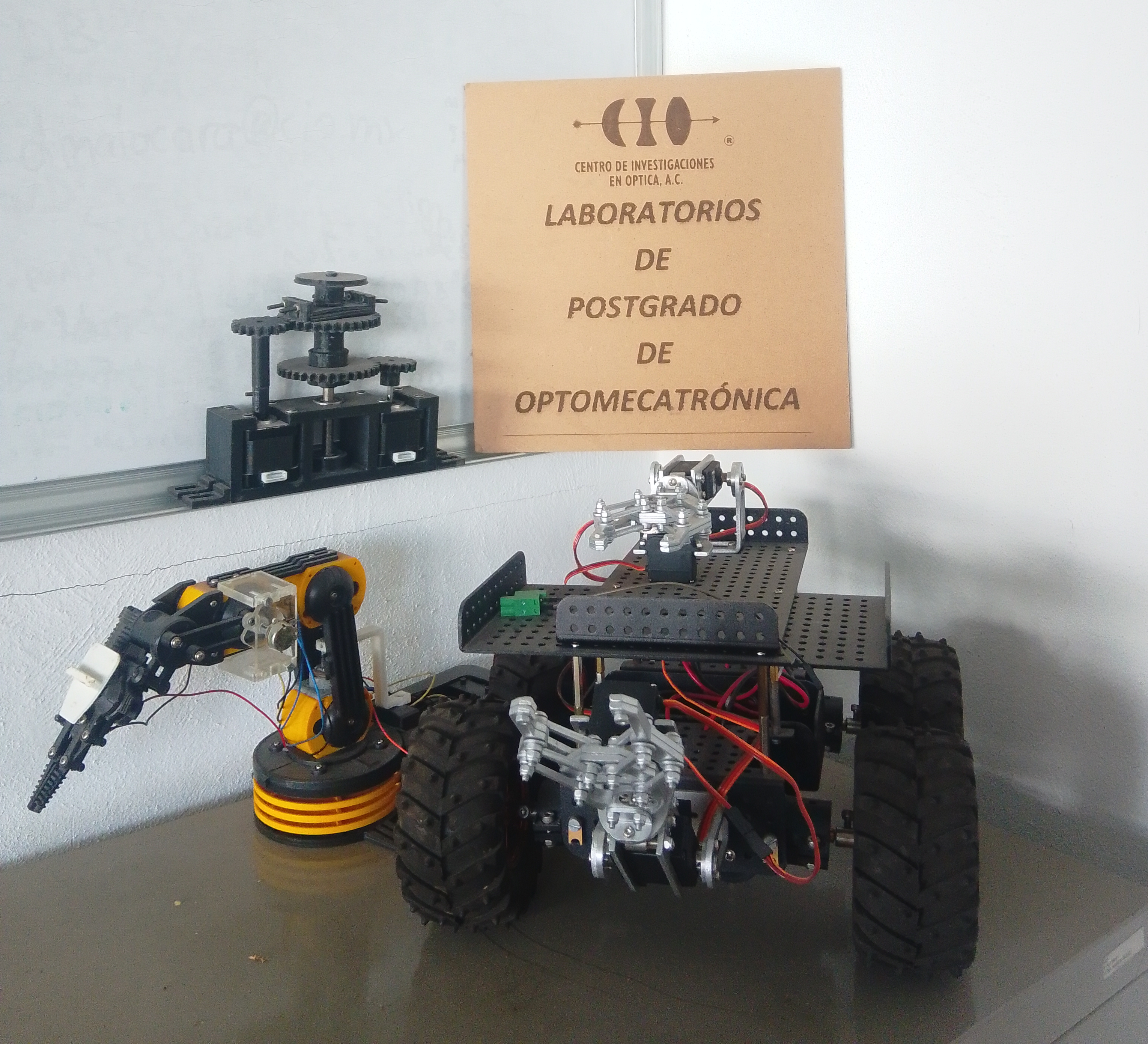 Laboratorios de Posgrado de Optomecatrónica